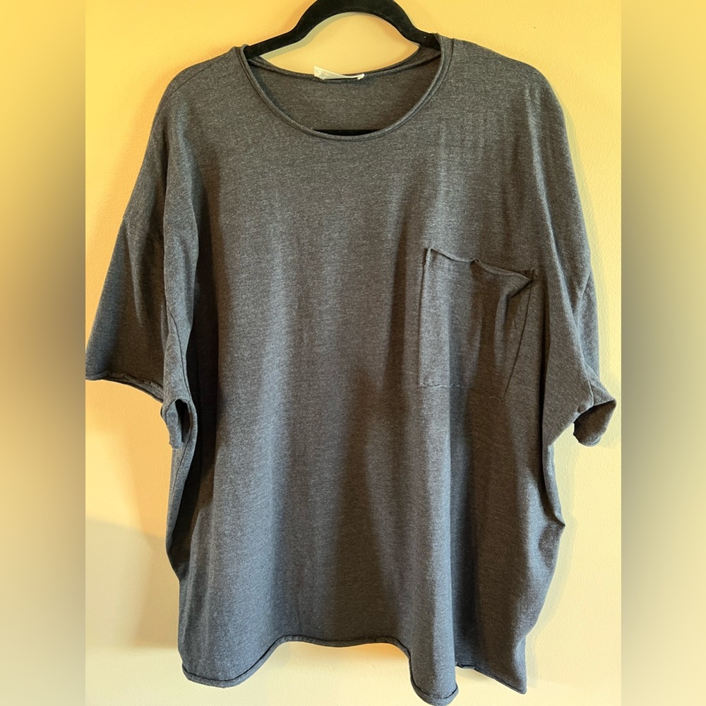 Zenana Outfitters Gray Short Sleeve Tee